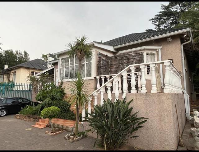 3 BEDROOM HOUSE FOR SALE IN KENSINGTON